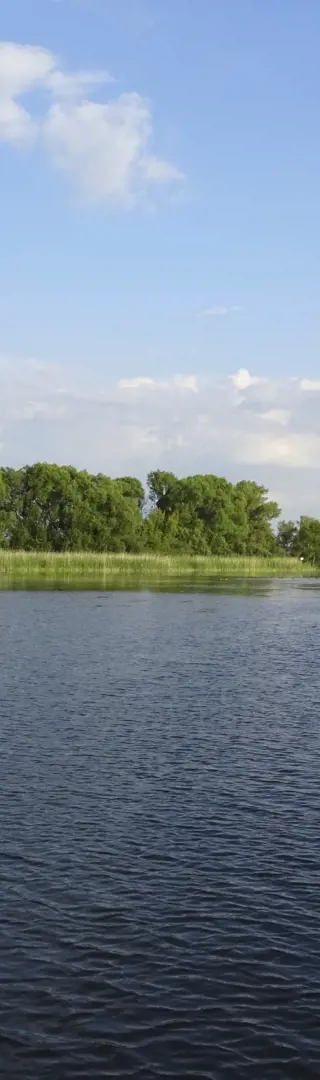 Idyllische Flusslandschaft